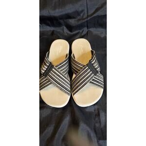 Cloud Steppers Sandals Elastic Straps Clarks